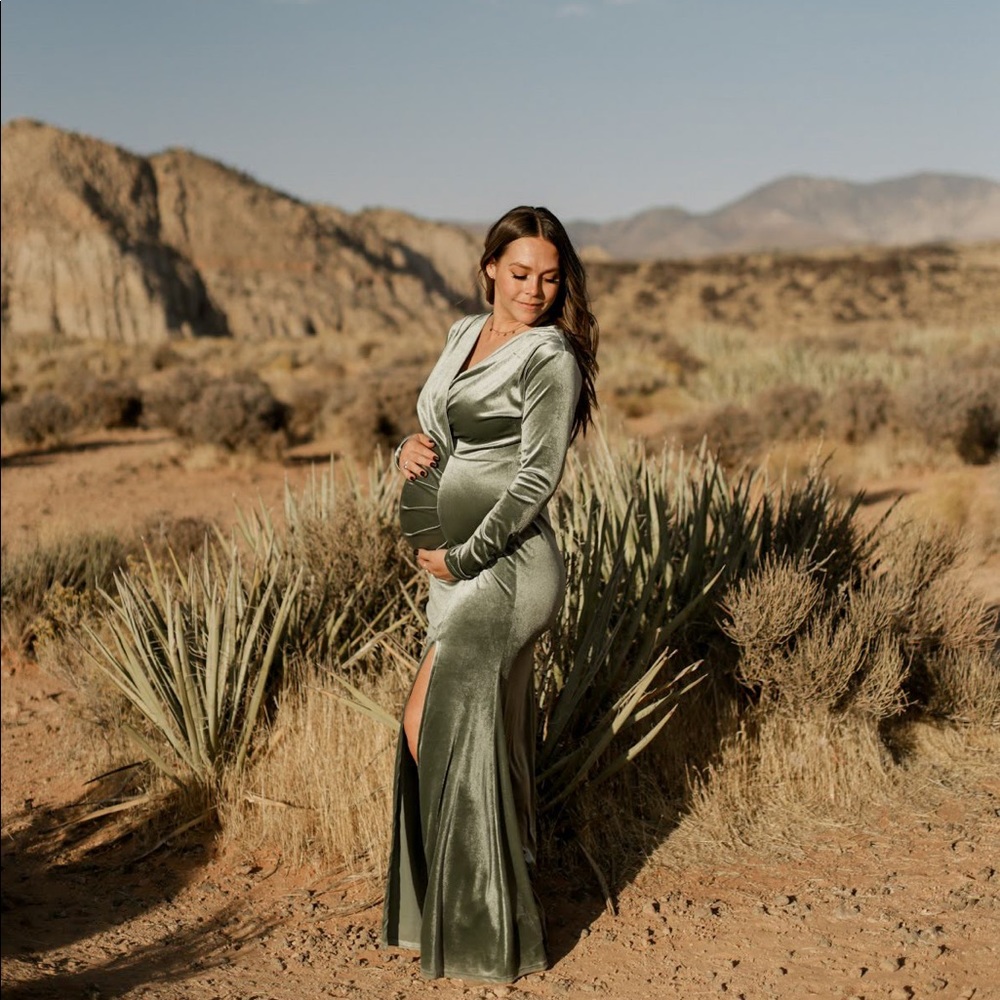 Ababalaya maternity photoshoot dress sage green